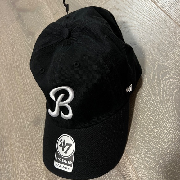 47' BRAND clean up black hats with embroidered "B" - Picture 2 of 4